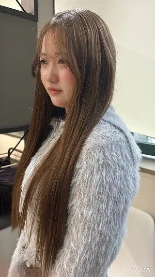 ロング 韓国ヘア/ブリーチ無 しWカラー/オリーブのヘアスタイル