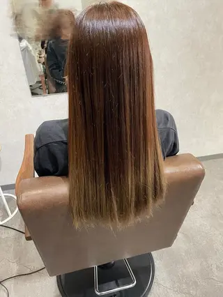 カラー Bish Yanaのヘアスタイル