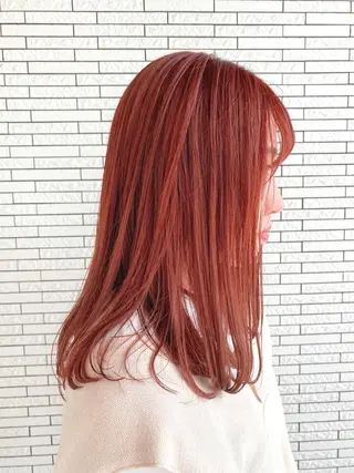 セミロング カラー マエダ リョウのヘアスタイル