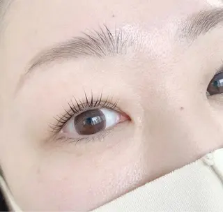 マツエク・マツパ ダイヤモンドアイズ テクニカルサロン所属・小林 美香の眉毛・アイブロウイメージ