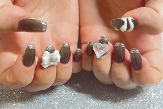 ネイル VIERU 🌈🎀💖のネイルデザイン