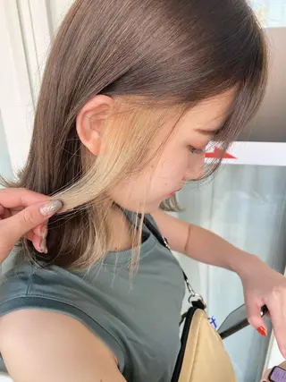 セミロング カラー 🫧赤み消しカラー nanami🫧のヘアスタイル