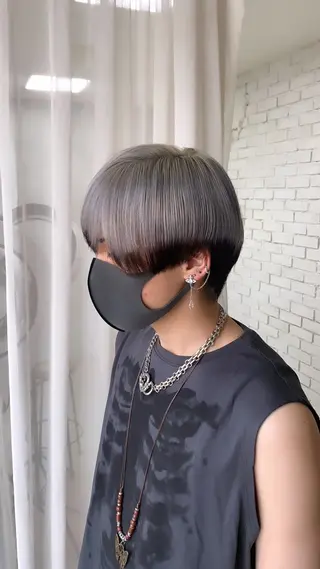 ショート L STUDIO心斎橋店所属・派手髪支持率No1 Eisukeのヘアスタイル