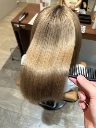 ロング AQs（エイクス）所属・藤田 久美子のヘアスタイル