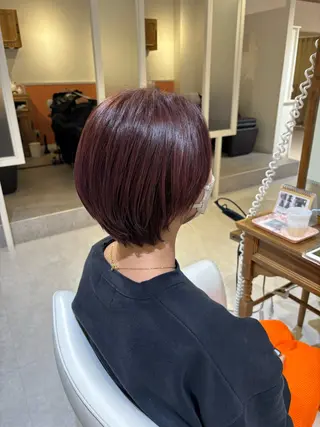 ショート カラー 山﨑 まなかのヘアスタイル