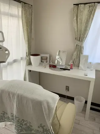 セミロング LOVE ホワイトニング下北沢のエステ・リラクイメージ