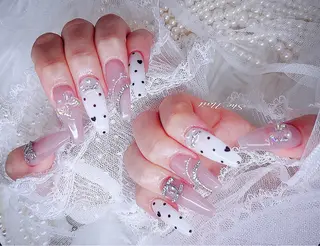ネイル She   Nail所属・ISA_ BELLAのネイルデザイン