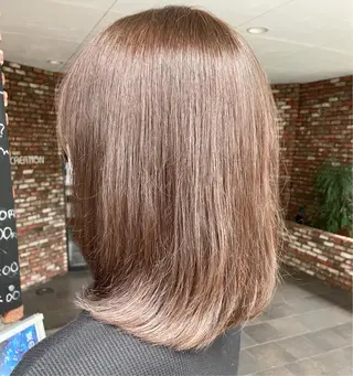 カラー ショート 顔周りレイヤー/マオのヘアスタイル