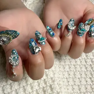 ネイル 新山 聖のネイルデザイン