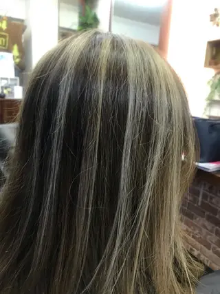 セミロング カラー 桧山 真のヘアスタイル