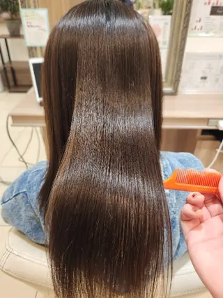 ロング 推しアニメカラー🌈 ツヤ透明感カラー🦄のヘアスタイル