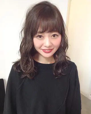 セミロング カラー 榎園 由美のヘアスタイル