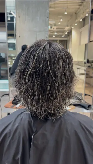 ミディアム カラー パーマ メンズ fifth park 六反穂 龍介のヘアスタイル