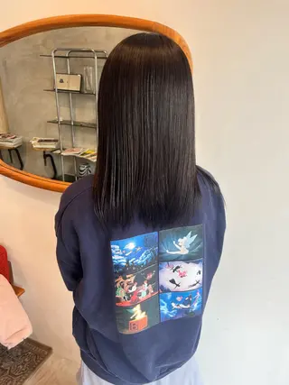 セミロング モモセ ユメトのヘアスタイル