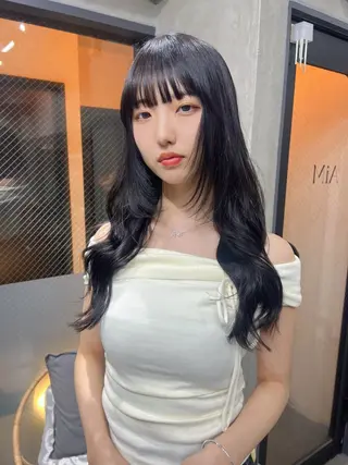 ロング カラー YUI ハイトーンカラーのヘアスタイル