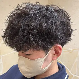 ショート カラー パーマ ヘアアレンジ メンズ 新宿のパーマ職人/ メンズパーマ/石見のヘアスタイル