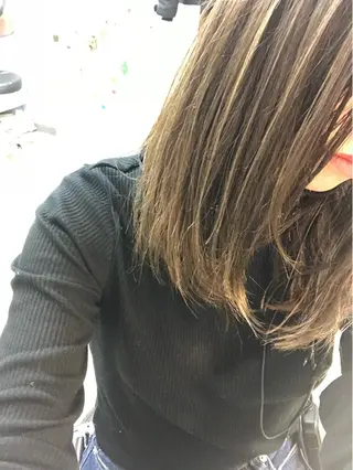 カラー 仲宗根 綾のヘアスタイル