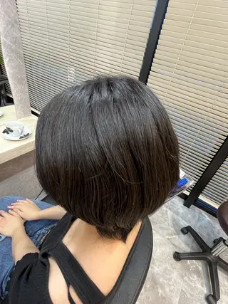 ショート カラー 透明感/艶感カラー✨ 西澤駿のヘアスタイル