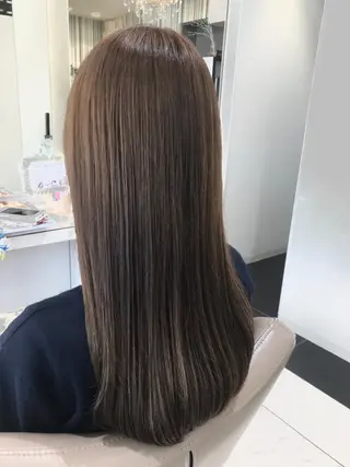 ロング カラー 清藤綾/脱白髪染め 白髪ぼかしハイライトのヘアスタイル