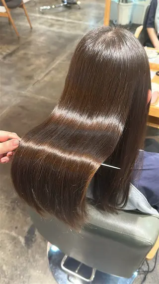 セミロング aimu/レイヤー/ カラー/髪質改善のヘアスタイル