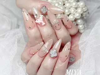 ネイル 🦋 Queenieのネイルデザイン