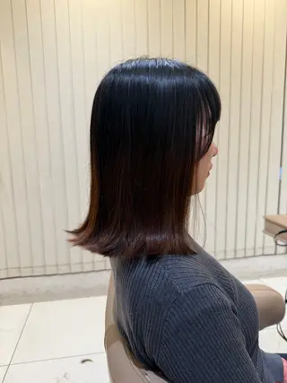 セミロング ハイトーンカラー☁️ 西條 楓花のヘアスタイル