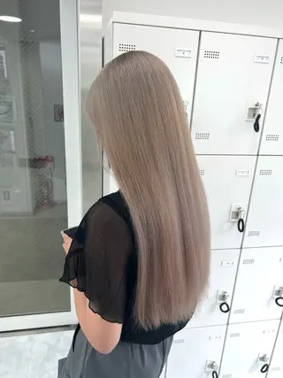 カラー 🌛ハイトーン/ ブロンド🩶MANAのヘアスタイル