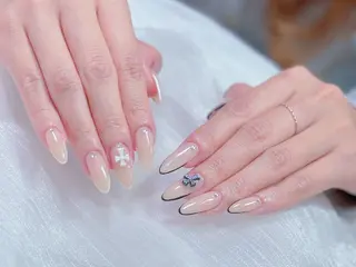 ネイル ネイルサロンエクラ 🫧Shizukaのネイルデザイン