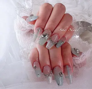 ネイル She   Nail所属・ISA_ BELLAのネイルデザイン