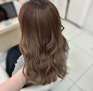 ミディアム 透明感カラー🫧 aika🐈のヘアスタイル