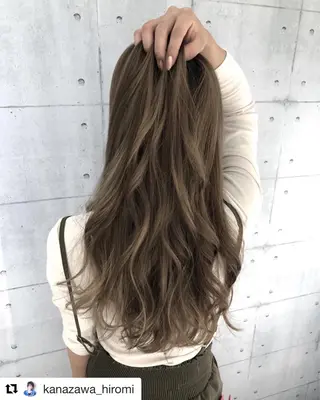 ロング カラー 金沢 広美のヘアスタイル