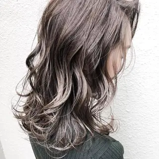 ミディアム 🫧FERIA北千里 🫧のヘアスタイル