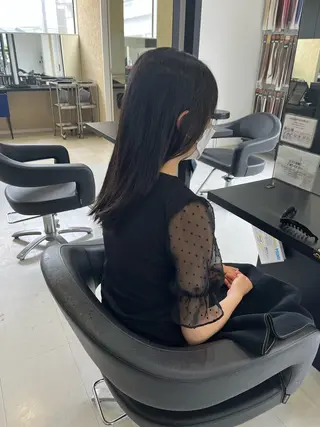 セミロング 諸岡 玲のヘアスタイル