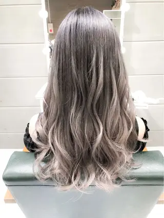 ロング カラー ヘアアレンジ 𝐑𝐈𝐍𝐊𝐀 🐣🩷のヘアスタイル