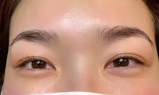 アイブロウ 千葉 美咲のネイルデザイン