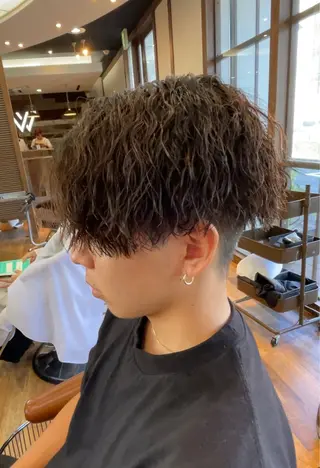 パーマ 林 侑弥のヘアスタイル