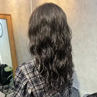 ミディアム パーマ ボブ/プツッとボブ/ 暖色カラー/モエのヘアスタイル