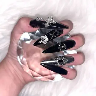 ミディアム reve 武蔵境店のネイルデザイン