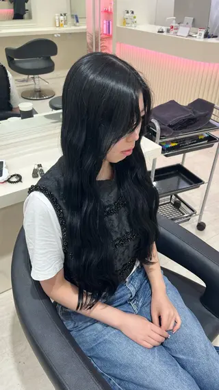 ロング カラー ヘアアレンジ 韓国レイヤー＆ピンク 艶髪🩶maikoのヘアスタイル