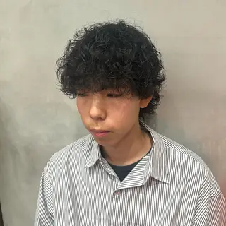 パーマ メンズ fifth 安次富　泰雅のヘアスタイル