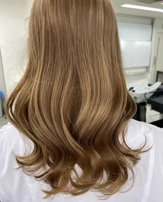 セミロング カラー ZENKO立川高島屋所属・佐藤 優衣のヘアスタイル