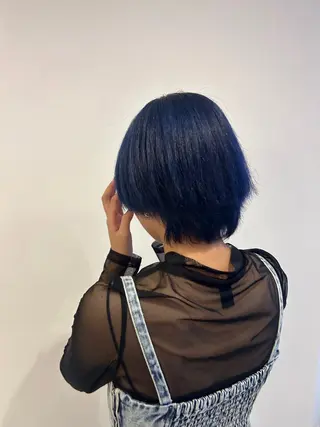 ショート カラー 岡本 妃麗のヘアスタイル