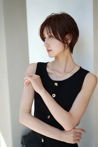 ショート カラー 八幡 空乃のヘアスタイル