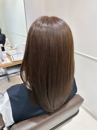セミロング カラー 八木 菜美のヘアスタイル