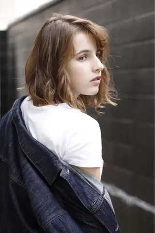 ミディアム カラー ヘアアレンジ 仲間 菜々世のヘアスタイル