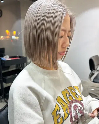 ミディアム YURIK Aのヘアスタイル
