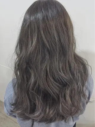 ミディアム セミロング ロング カラー 髪質改善 ami byAbsoのヘアスタイル
