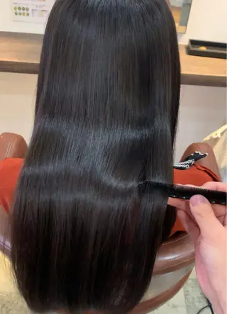 ロング ケアリスト 秋元のヘアスタイル