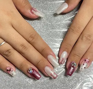 ネイル VIERU 🌈🎀💖のネイルデザイン