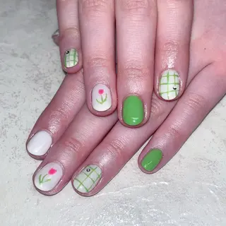 ネイル mimi 高石桃朱のネイルデザイン